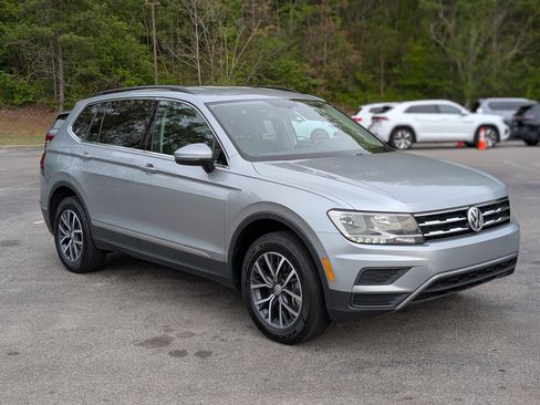 Used 2020 Volkswagen Tiguan SE image 11