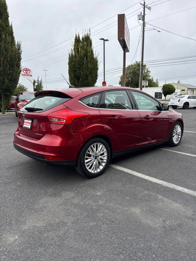 Used 2015 Ford Focus Titanium w/ Titanium Technology Package FWD image 5