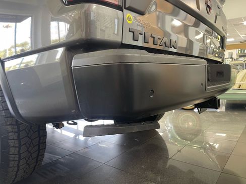 Used 2023 Nissan Titan PRO-4X w/ Pro-4x Convenience Package image 15
