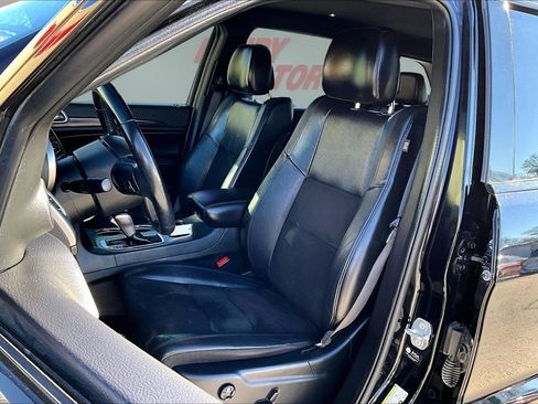 Used 2021 Jeep Grand Cherokee Laredo X image 21