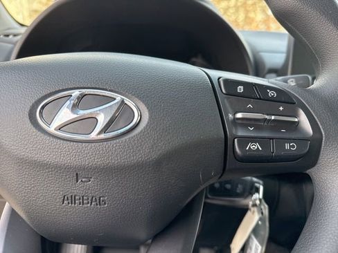 Certified 2022 Hyundai Kona SE image 36