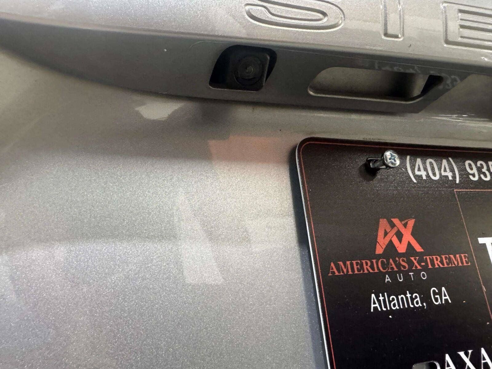 Used 2020 Toyota Sienna XLE Premium FWD image 19