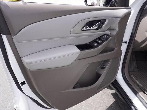 Used 2019 Chevrolet Traverse LT FWD image 15