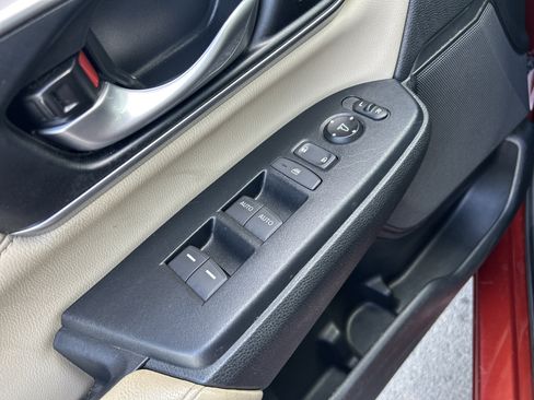 Used 2018 Honda CR-V Touring image 14