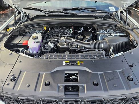 New 2025 Jeep Grand Cherokee Altitude AWD/4WD image 38