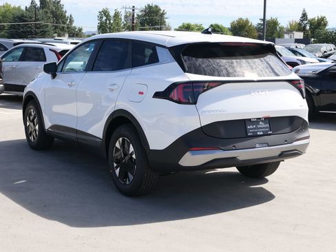 New 2026 Kia Sportage LX image 6