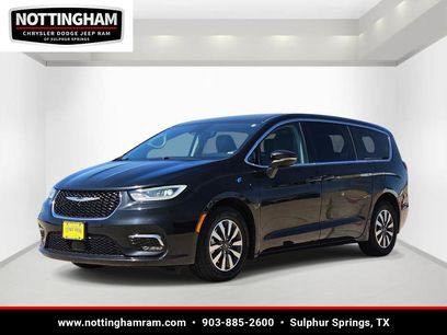 Used 2023 Chrysler Pacifica Touring-L