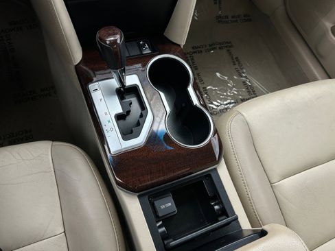 Used 2013 Toyota Camry XLE FWD image 11