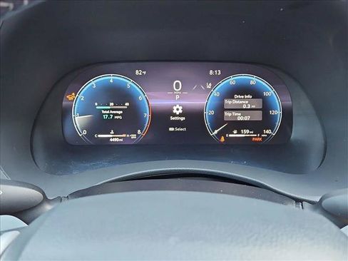 Used 2025 Toyota Highlander Limited FWD image 11