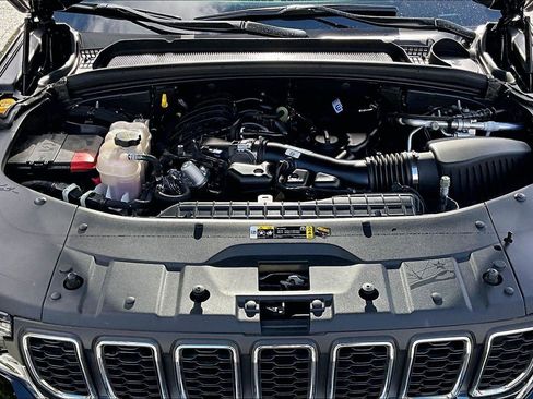 Certified 2024 Jeep Grand Cherokee Laredo X w/ Luxury Tech Group I AWD/4WD image 10