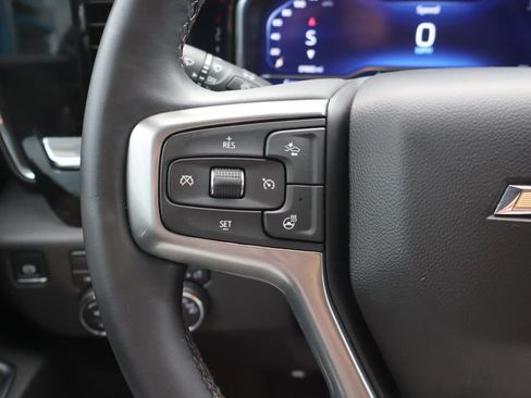 Used 2024 Chevrolet Silverado 1500 LT AWD/4WD image 7