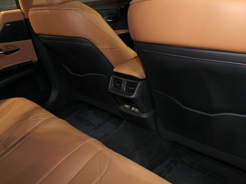 Used 2022 Lexus ES 300h Ultra Luxury w/ Accessory Package 2 FWD image 46