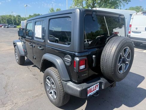 Used 2022 Jeep Wrangler Unlimited Sport AWD/4WD image 6