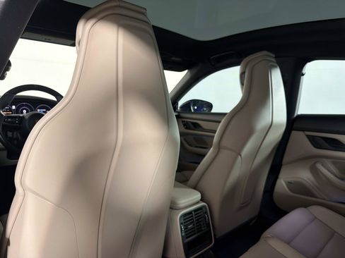 Used 2022 Porsche Taycan RWD image 29