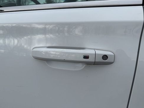 Used 2020 GMC Yukon XL SLT image 13