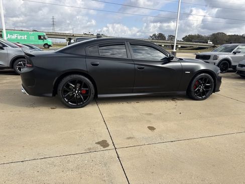 Used 2020 Dodge Charger R/T w/ Plus Group image 15