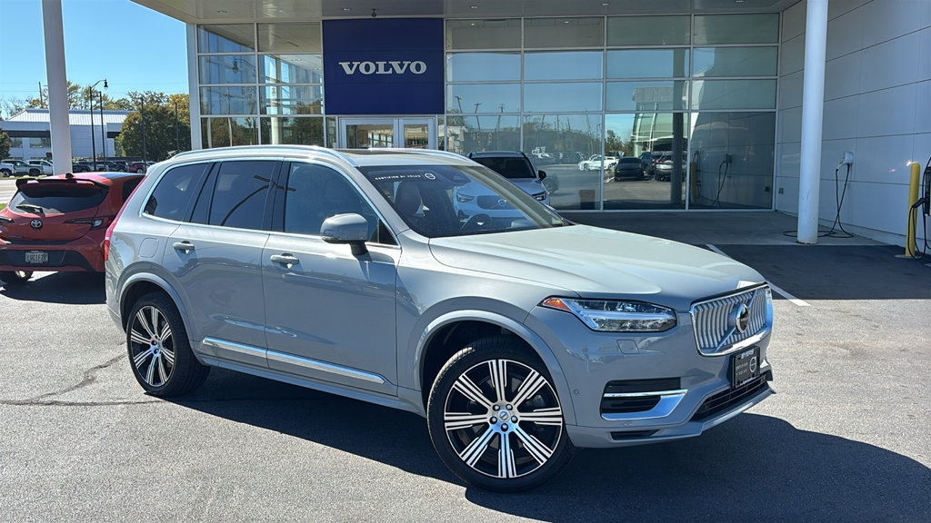 Certified 2025 Volvo XC90 T8 Plus w/ Protection Package AWD/4WD image 2