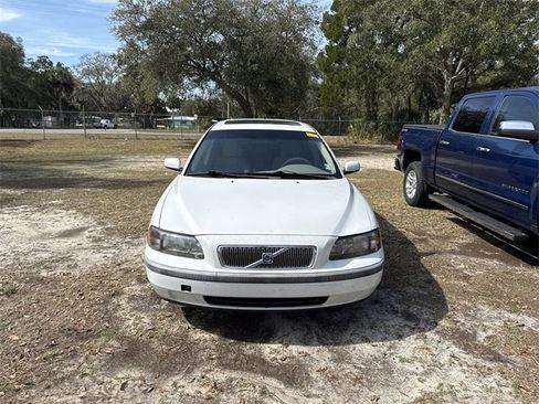 Used 2004 Volvo V70 2.4 image 3