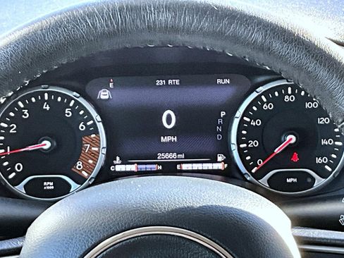 Certified 2022 Jeep Renegade Latitude w/ Convenience Group image 12