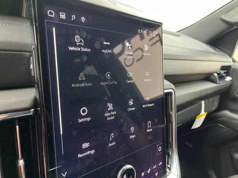 New 2026 GMC Yukon Denali w/ Sun & Power Step Package AWD/4WD image 18