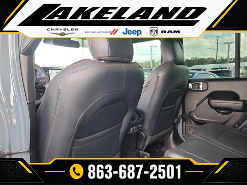 Used 2025 Jeep Wrangler Unlimited Sport AWD/4WD image 12