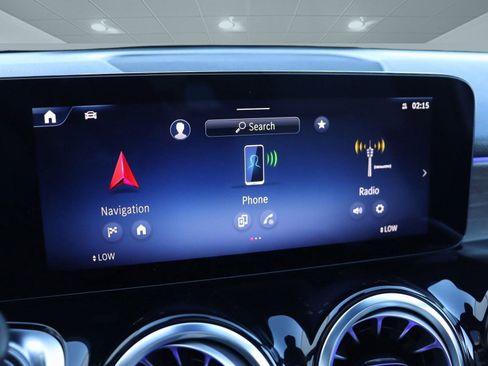 Used 2025 Mercedes-Benz GLB 250 image 37