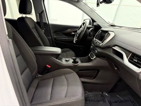 Used 2024 GMC Terrain SLE image 16