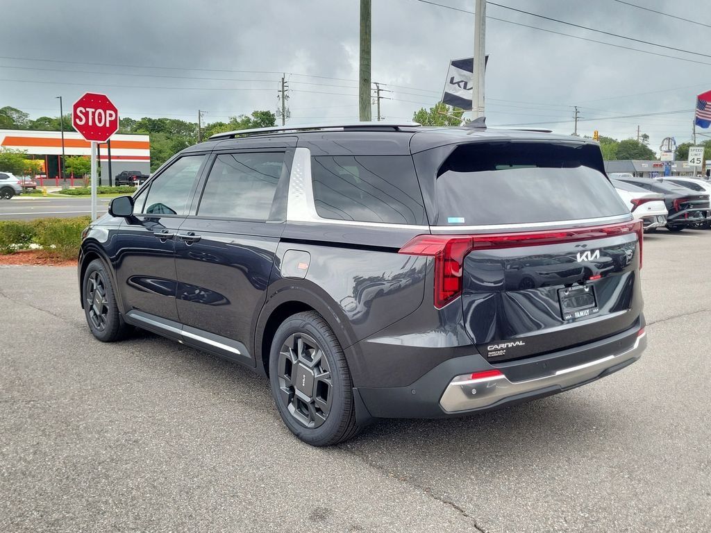 New 2026 Kia Carnival SX FWD image 4