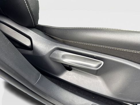 Used 2022 Volkswagen Taos SE w/ Panoramic Sunroof Package AWD/4WD image 47