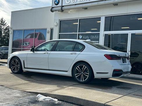 Certified 2022 BMW 740i xDrive w/ M Sport Package image 7