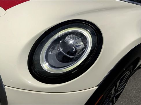 Used 2019 MINI Cooper S w/ Signature Upholstery Package image 28