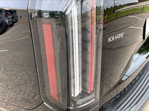 Used 2025 Cadillac Escalade Sport Platinum AWD/4WD image 33