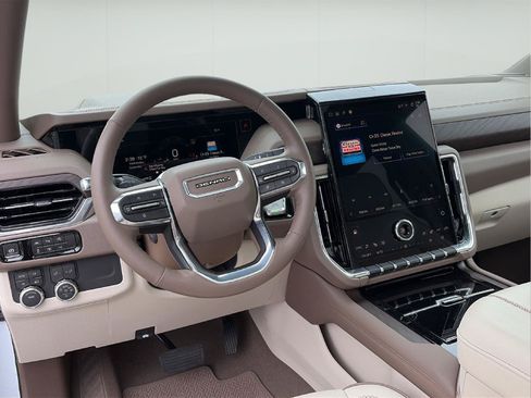 Used 2026 GMC Yukon Denali w/ Sun & Power Step Package AWD/4WD image 23
