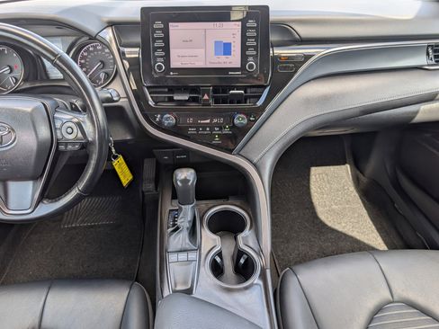 Used 2024 Toyota Camry SE image 7