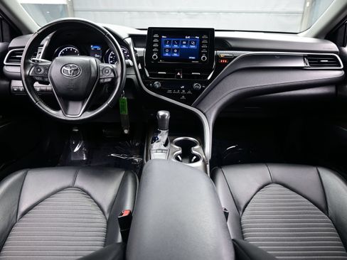Used 2024 Toyota Camry SE FWD image 17