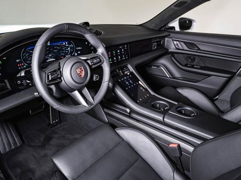 New 2025 Porsche Taycan GTS image 4