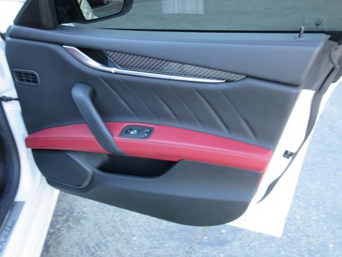 Used 2023 Maserati Ghibli Modena Q4 image 23