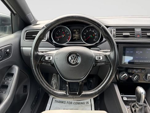 Used 2017 Volkswagen Jetta Sport FWD image 29