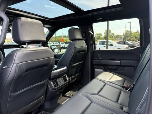 Used 2025 Ford F150 Lariat AWD/4WD image 16