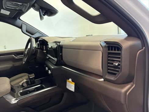 New 2026 GMC Sierra 1500 SLT w/ SLT Premium Package AWD/4WD image 23