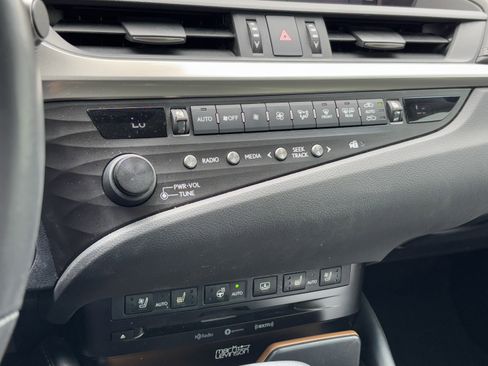 Used 2020 Lexus ES 350 w/ Accessory Package 2 FWD image 29