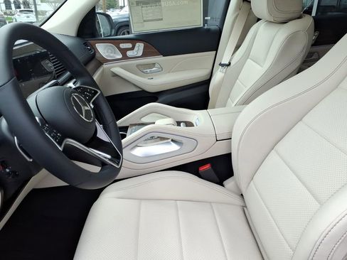 New 2026 Mercedes-Benz GLS 450 4MATIC image 14