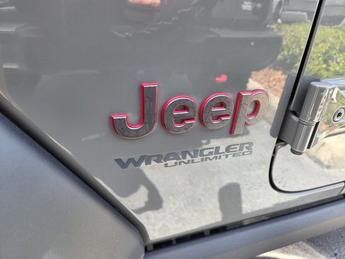 Used 2018 Jeep Wrangler Unlimited Rubicon AWD/4WD image 5