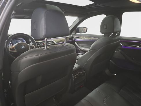 Used 2023 BMW 530e w/ M Sport Package image 13