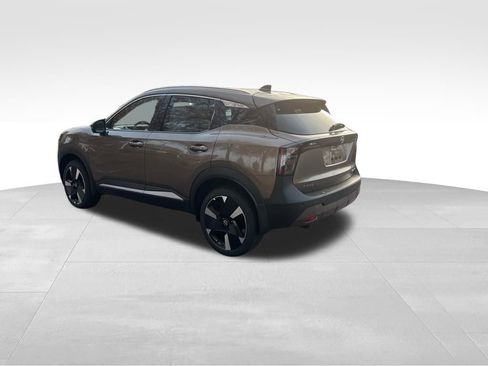 New 2025 Nissan Kicks SR image 4