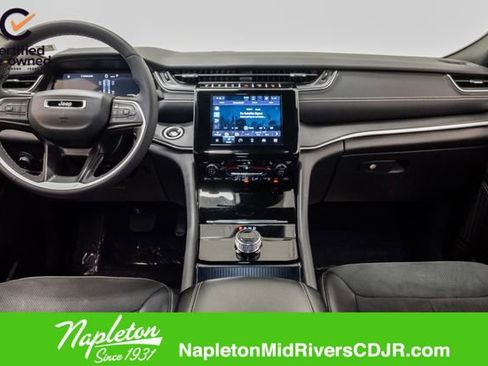 Used 2025 Jeep Grand Cherokee Altitude AWD/4WD image 22