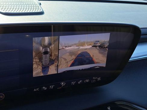 Used 2025 Buick Enclave Avenir w/ Super Cruise Package image 24