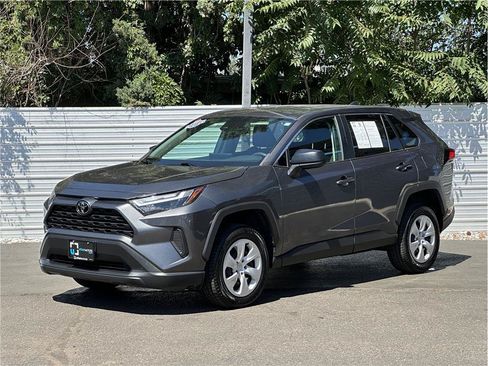 Used 2024 Toyota RAV4 LE AWD/4WD image 6