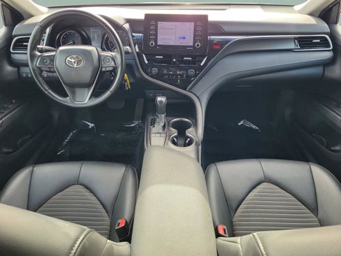 Used 2023 Toyota Camry SE image 9