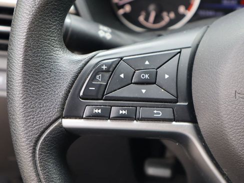 Used 2024 Nissan Altima 2.5 SV FWD image 12